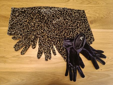 stylisches Set Schal und Handschuhe