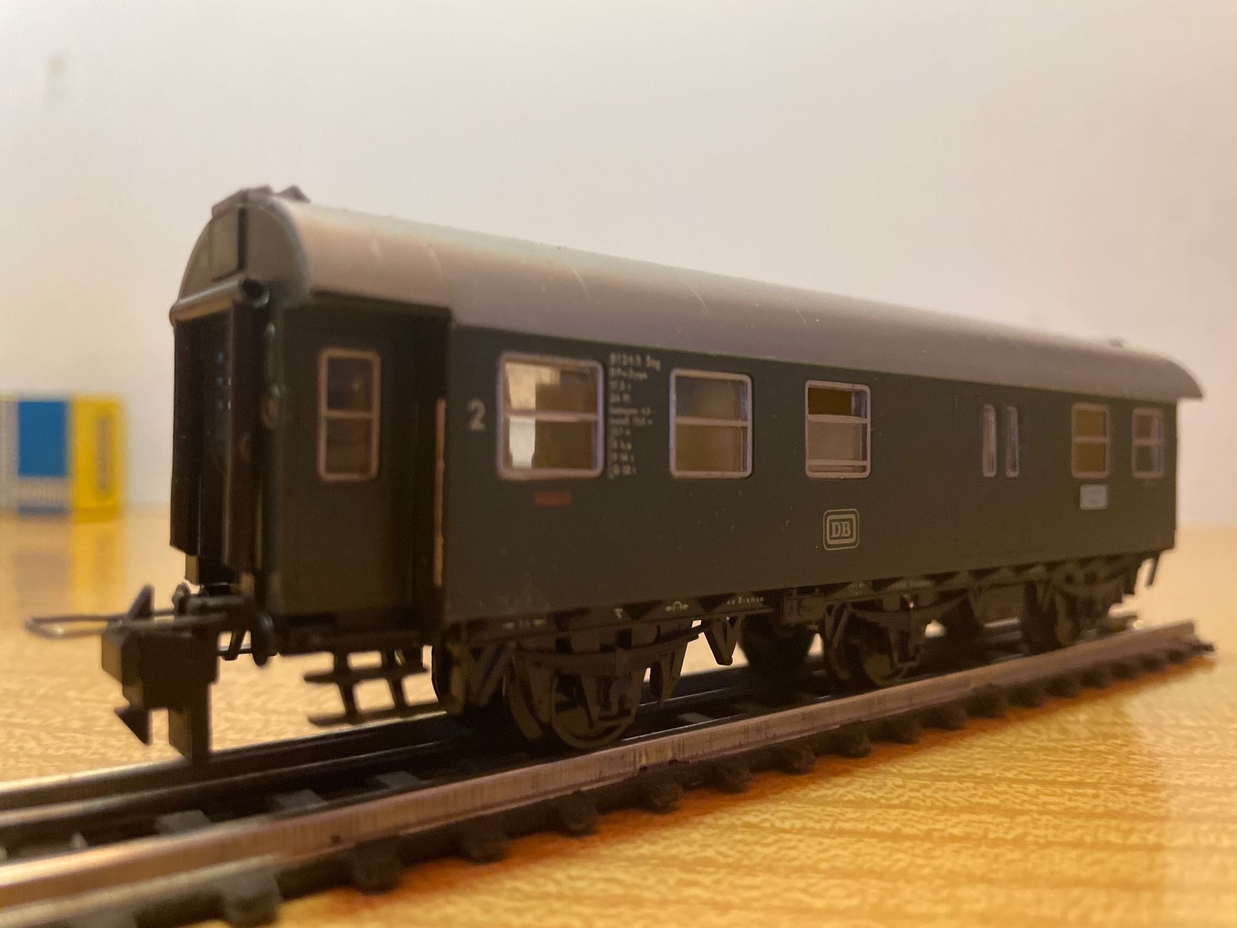 Trix Modellini di ferrovie: Trix Express H0 3727 DB 2. Klasse – Usato da Suhr venduto da Daneli7