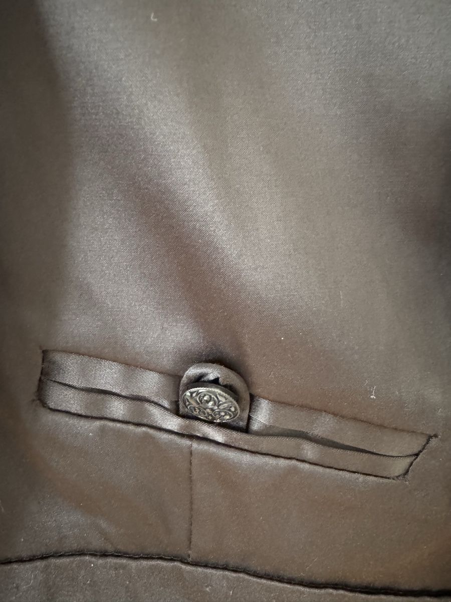 Completi & Tailleur: Schwarzer Satin-Hosenanzug – Usato da Lachen SZ venduto da artbyblondangel 5