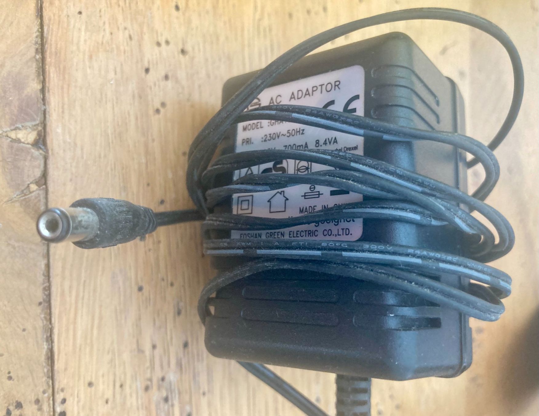 Caricabatterie: Netzteil 12V 700mA Green Cell – Usato da Eglisau venduto da Shoprabbit 1