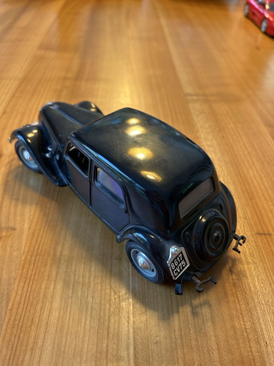 Citroën Modellini d'auto: Modellauto Schwarz Citroen Traction Avant gebraucht – Usato da Wynigen venduto da nawy82 2