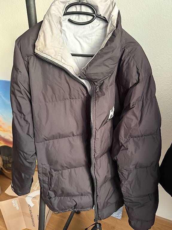 Vestes: Helly Hansen – D'occasion à Basel par momo.st