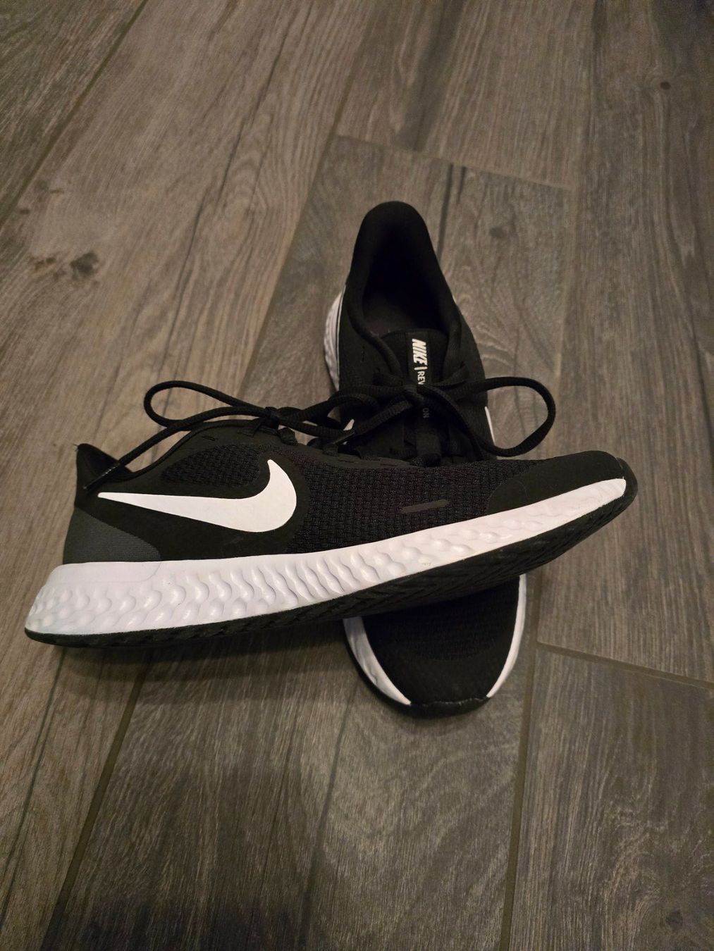 Nike Scarpe da uomo: Nike Revolution 5 Gr. 39 Laufschuh – Nuovo (secondo la descrizione) da Wattenwil venduto da Gioia8