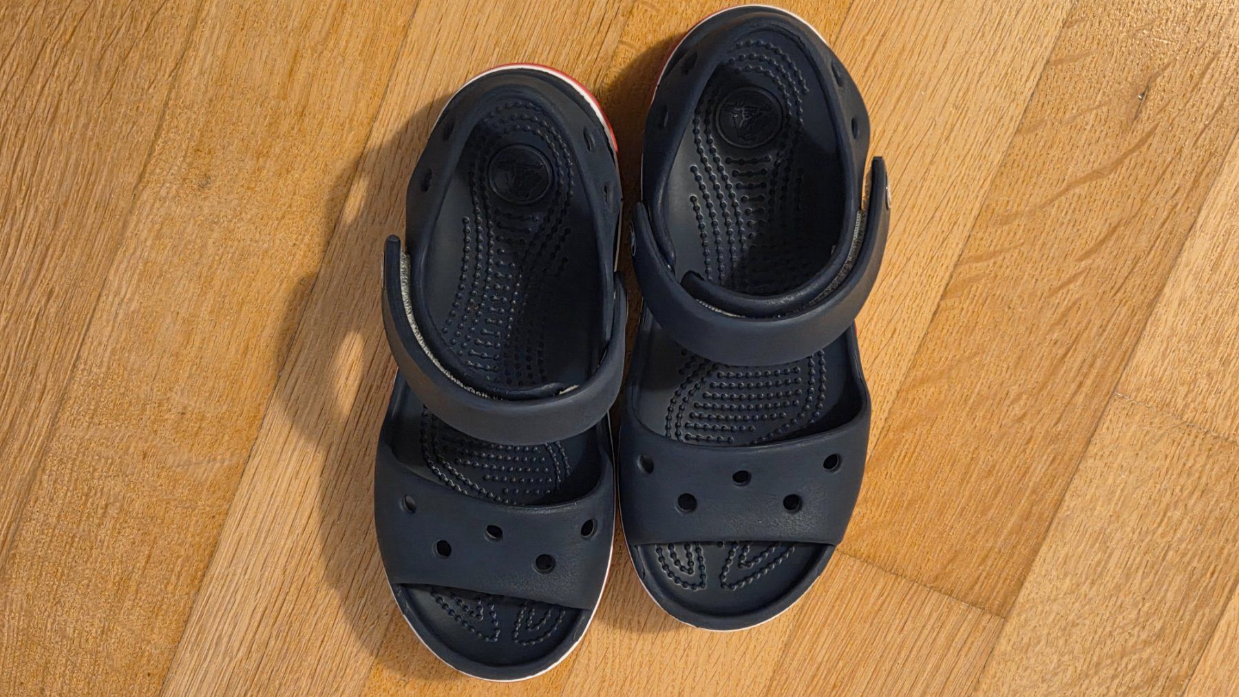 Crocs Scarpe per ragazzi: Crocs Kinder Sandale Grösse C13 30/31 – Usato da Uitikon Waldegg venduto da UitiZH 3