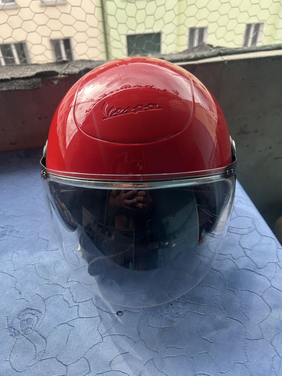 Vespa Caschi & visiere: Helm vespa – Usato da Basel venduto da Krisztina.na