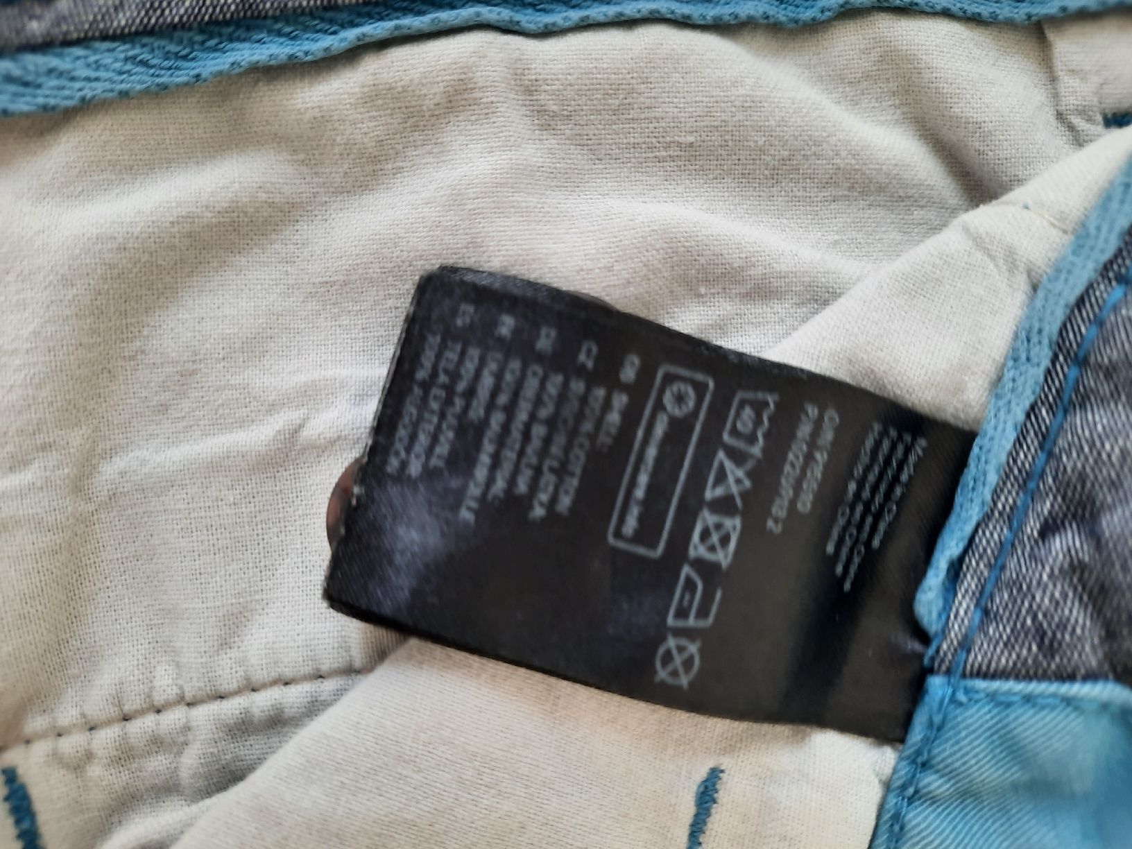 H&M Hosen: kurze Hose H&M – Gebraucht aus Bern von and_767w 2
