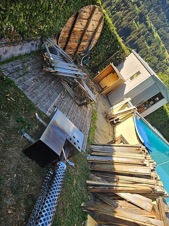 Poêles de chauffage: Tinozza con stufa smontata. – D'occasion à Airolo par Ushuaia0 1