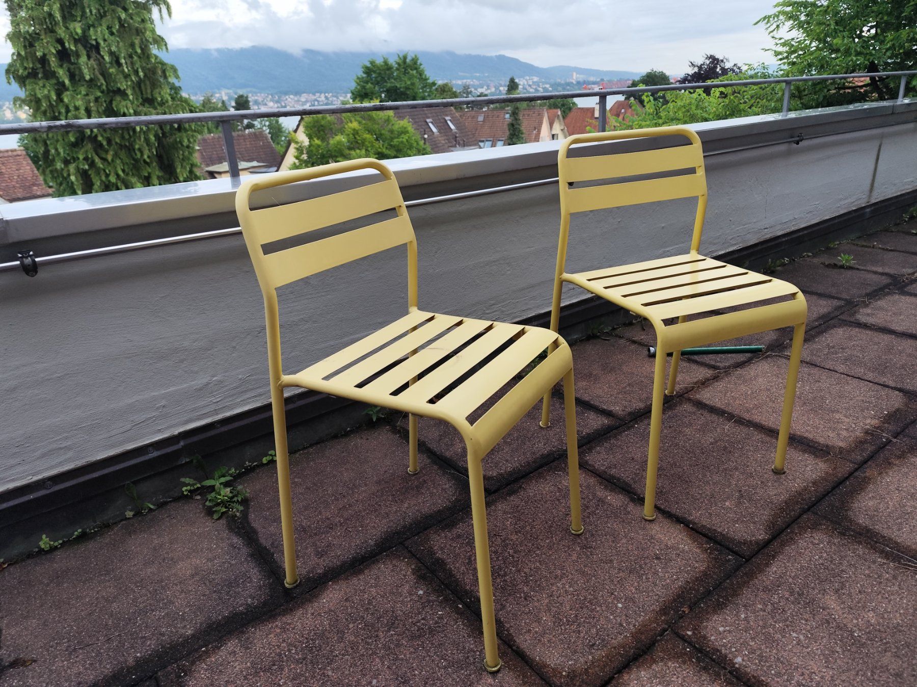 platzsparender sessel Kleiner mit Holzfüßen schmal kleiner sessel