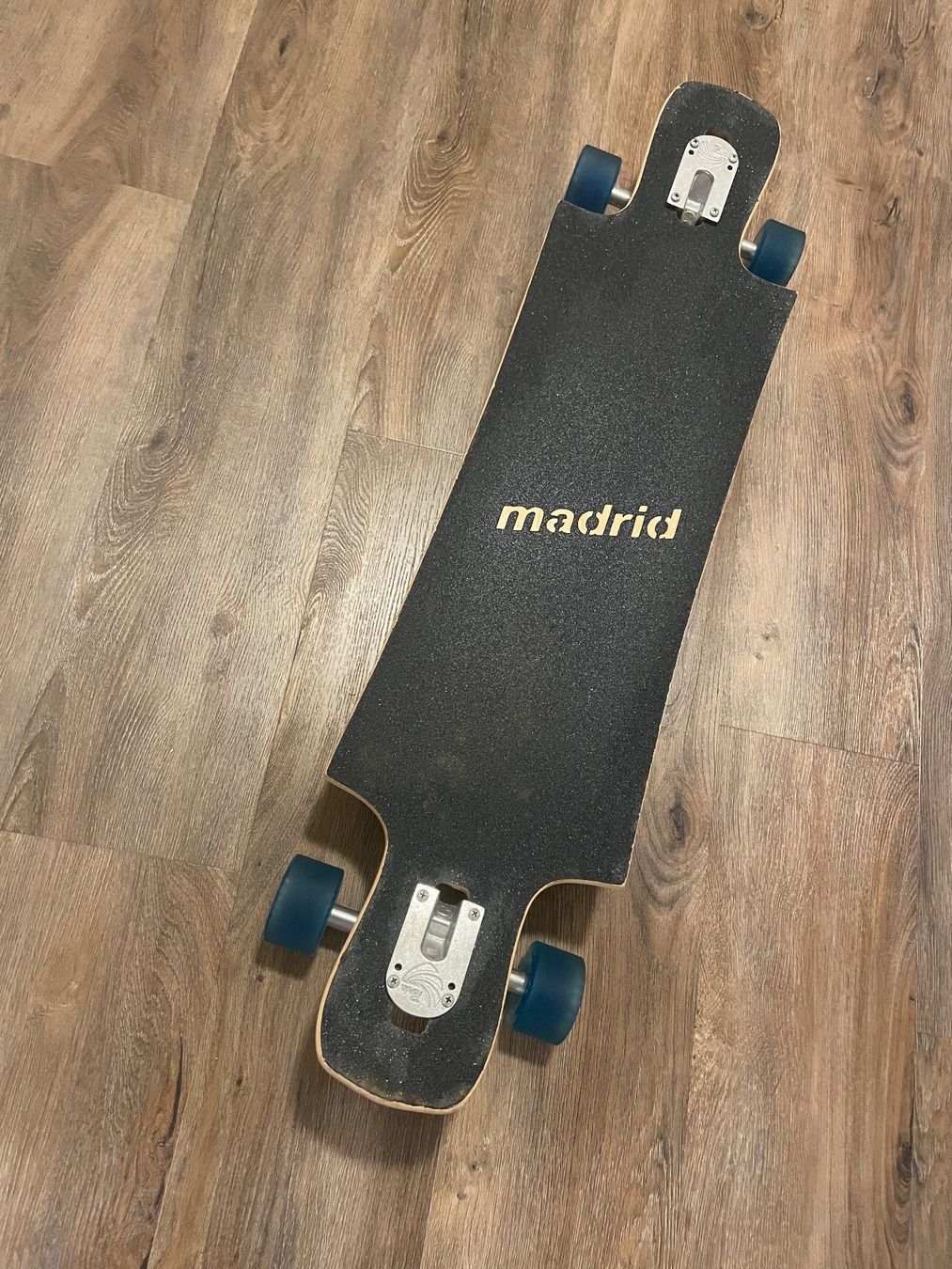 Madrid Skateboards: Longboard Madrid neuwertig – Gebraucht aus Lenzburg von PriskaLui