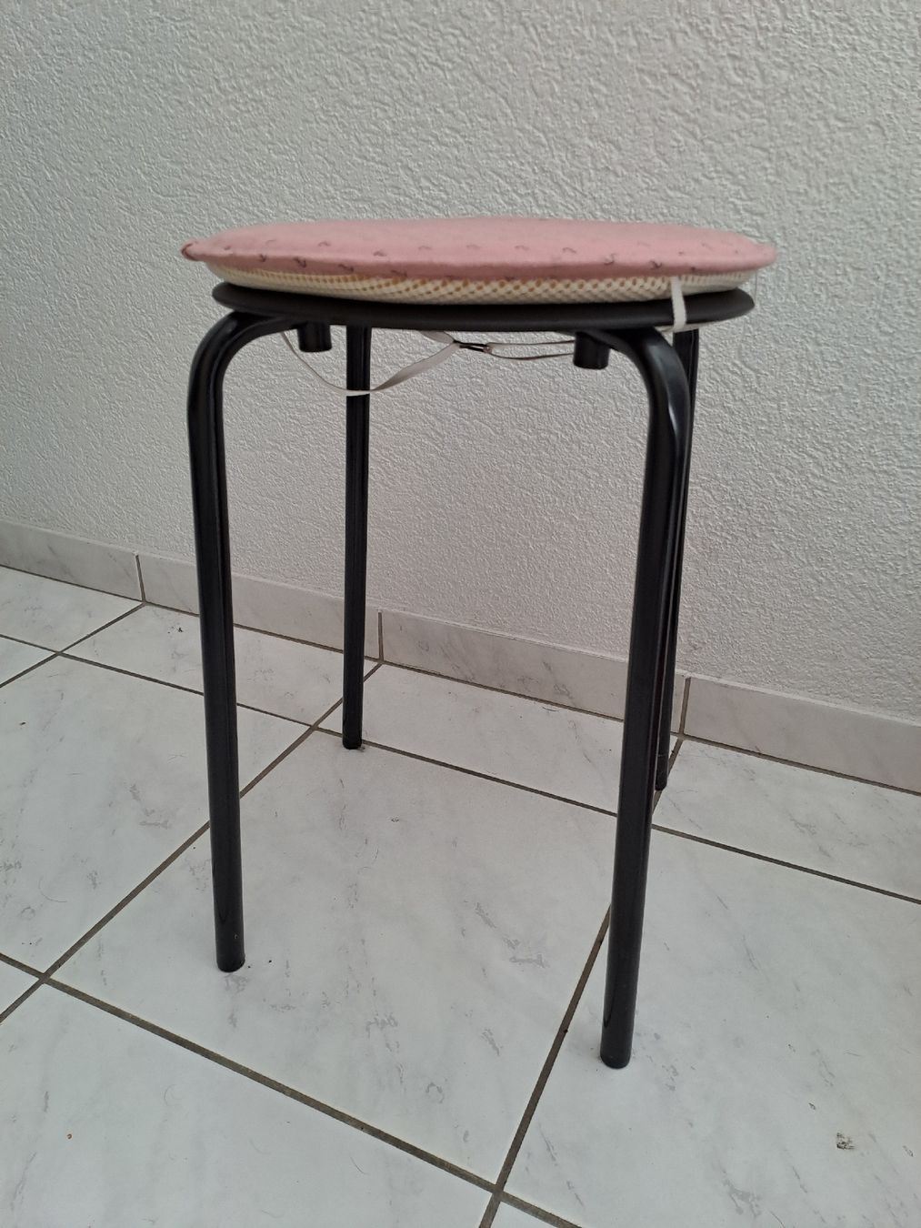 Ikea Hocker: Hocker gebraucht mir Kissen – Gebraucht aus Rickenbach LU von bishiida 1