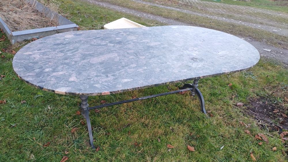 Grosser Marmor Garten Tisch mit Gusseisenfüssen Kaufen auf Ricardo
