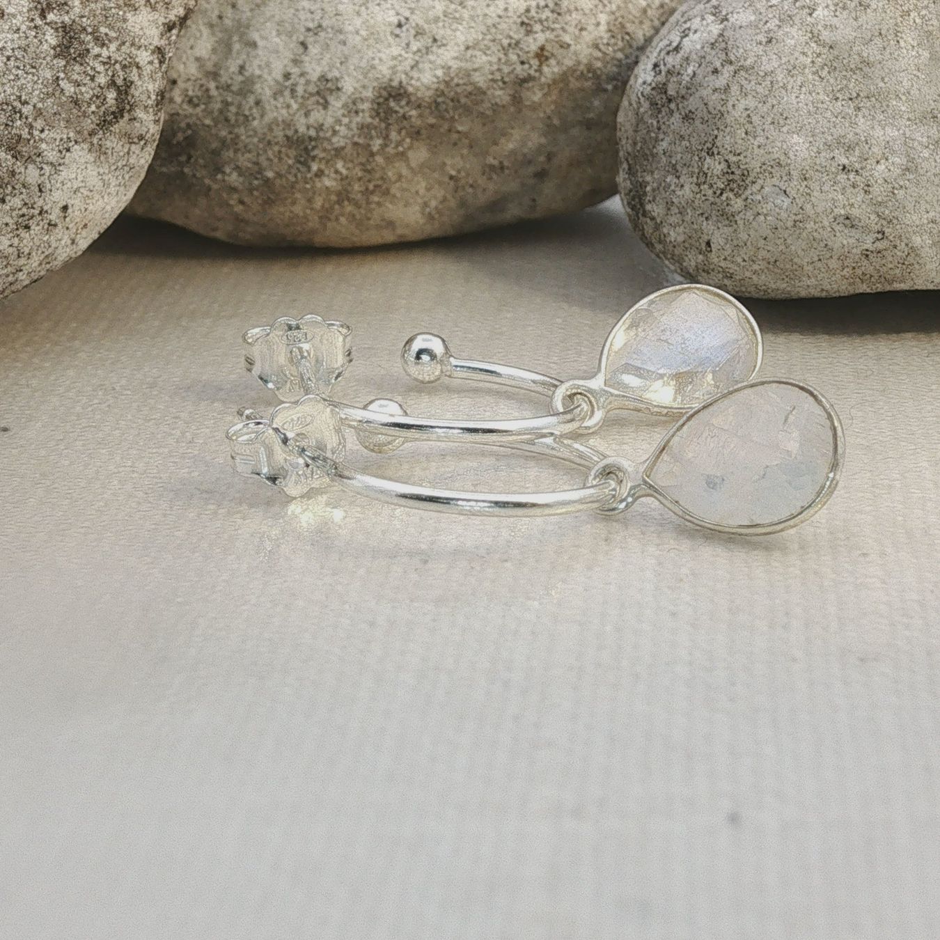Olga Ribler Ohrringe & -stecker: Sterling Silber 925 Halbcreolen mit Mondstein – Neu (gemäss Beschreibung) aus Luzern von Schmuckoutlet 1
