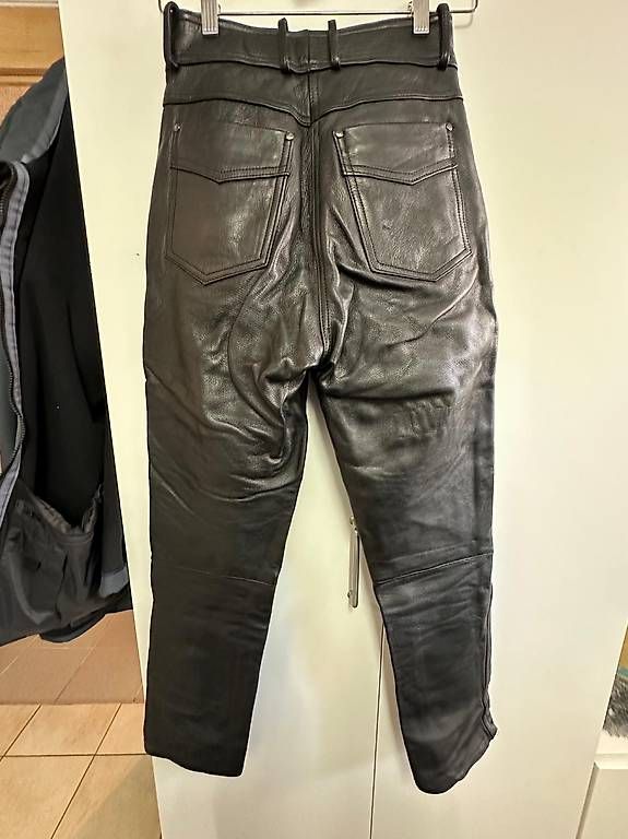 Pantaloni: Echtleder Motorradhose Highwaist – Usato da Buttikon SZ venduto da roy_pvy5 1