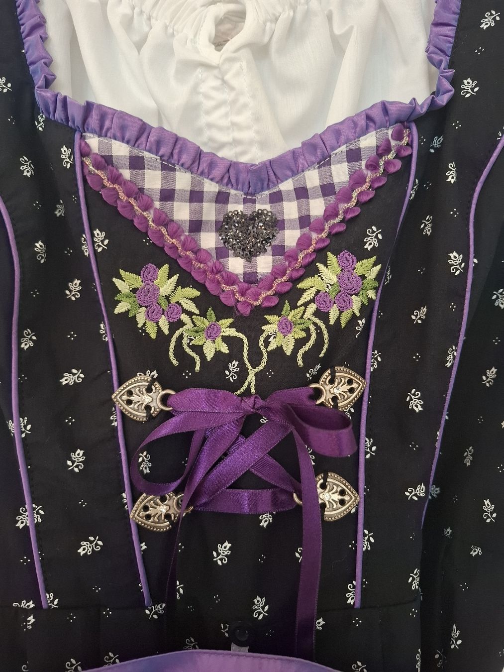 Kleider: Wunderschönes und hochwertiges Dirndl Gr. 38 – Gebraucht aus Chur von Petra21 2