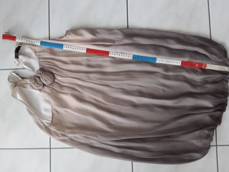 ZARA Kleid beige Grösse S mit Blumenapplikation