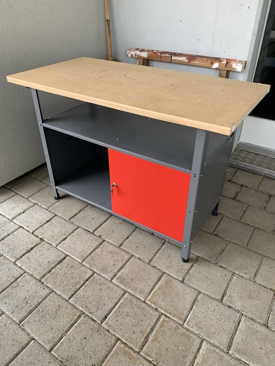 Werkbänke: Werkbanktisch – Gebraucht aus Luzern von Pyma