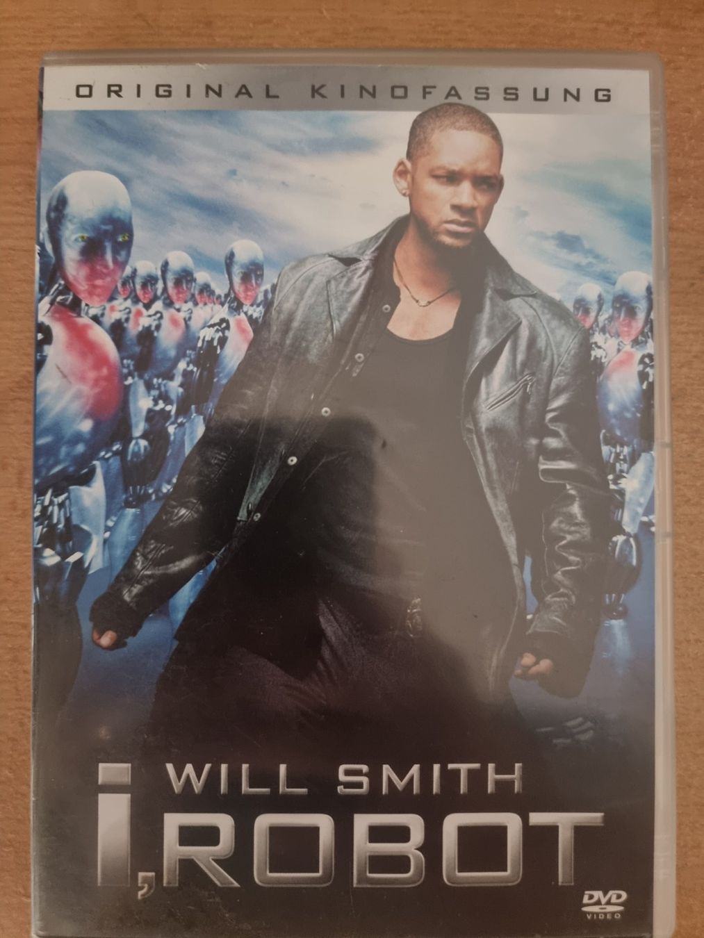 Tutti i DVDs: I, Robot DVD mit Will Smith - Science Fiction Klassiker! – Usato da Näfels venduto da energie2925