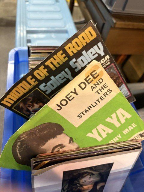 Vinyles: 111 singles – D'occasion à Cormondrèche par huggyz 4