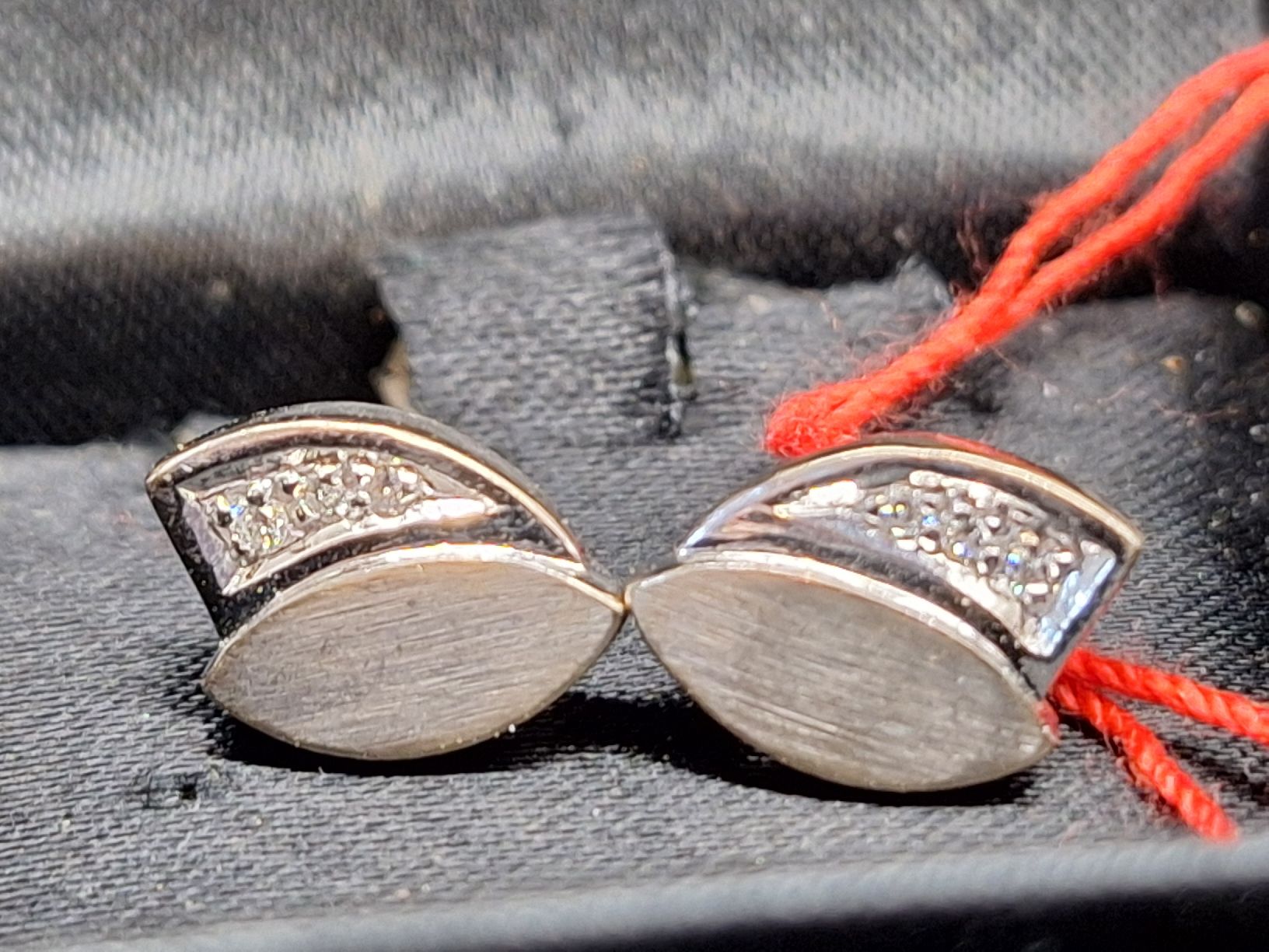 Orecchini pendenti & Orecchini a lobo: Ohrstecker 750 WG mit Brillanten – Nuovo (secondo la descrizione) da Rheinfelden venduto da Cleopatra2000