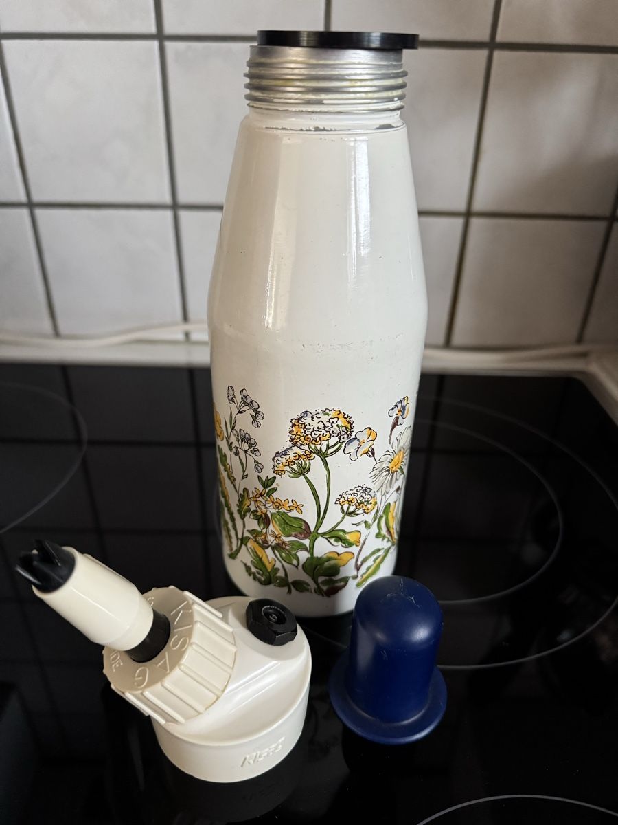 Kisag Elettrodomestici da cucina: Kisag Rahmbläser mit Patronen – Usato da Oberentfelden venduto da Judyku