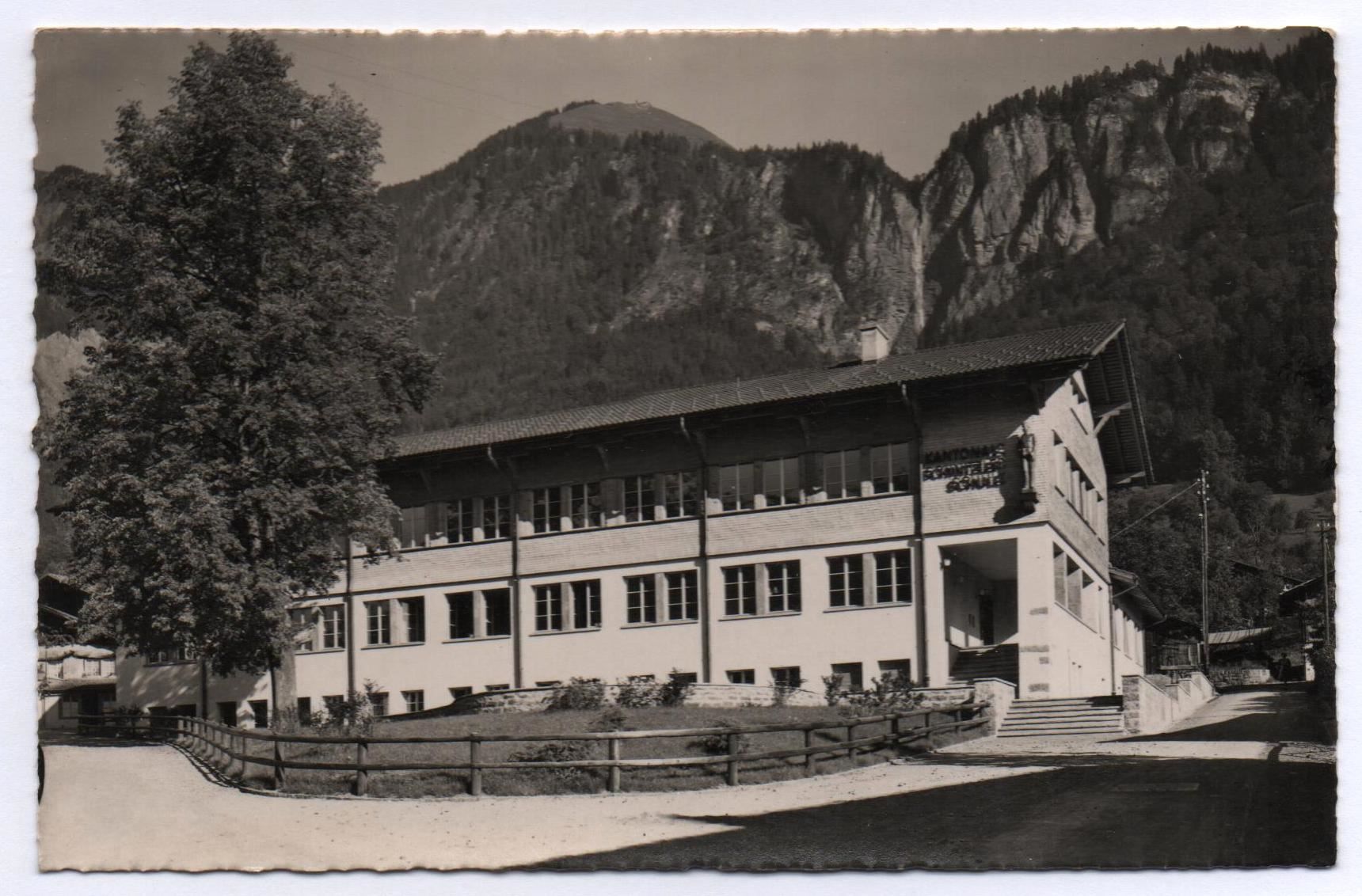 Cartoline postali: BRIENZ Kantonale Schnitzlerschule – Nuovo (secondo la descrizione) da Jona venduto da philajona