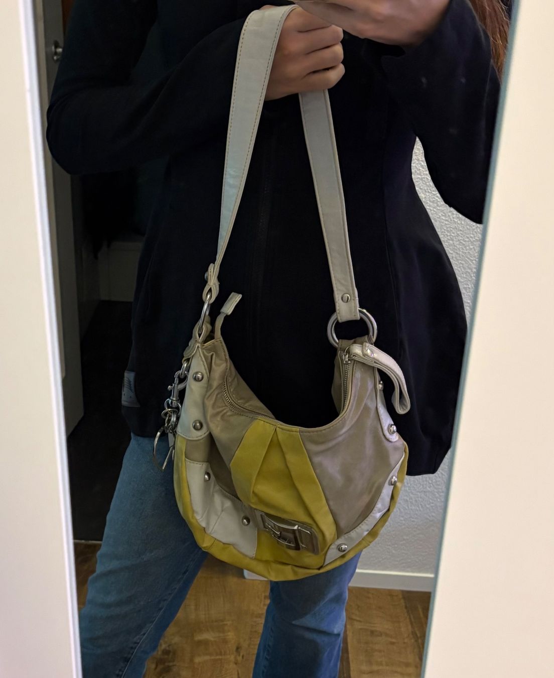 Guess Borse da donna: Guess Vintage Tasche Y2K – Usato da Bern venduto da LoveVintageY2K 7