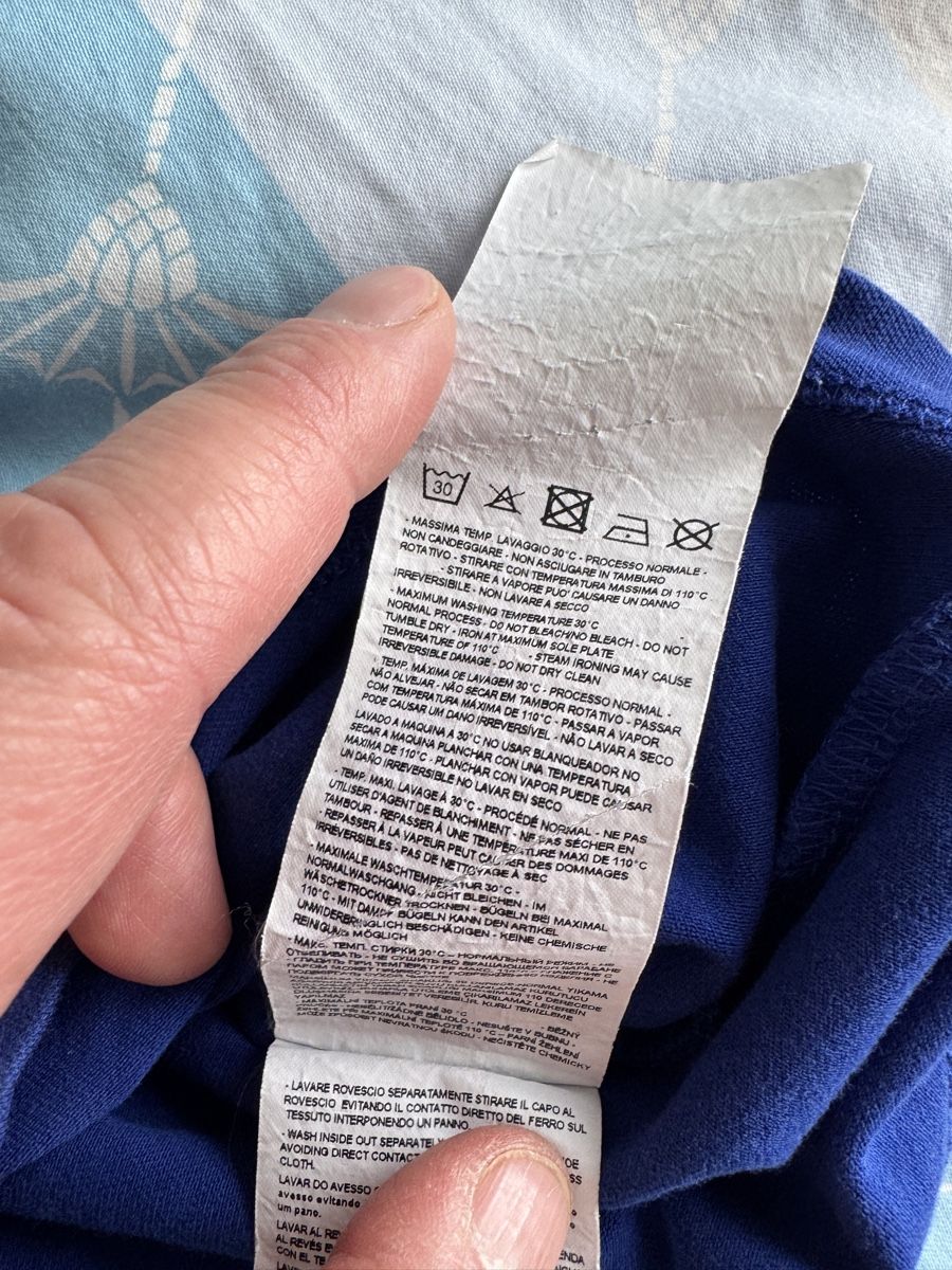Hemden, T-Shirts & Polos: Armani Kinder T- Shirt  – Gebraucht aus Menzingen von Dali2504 4
