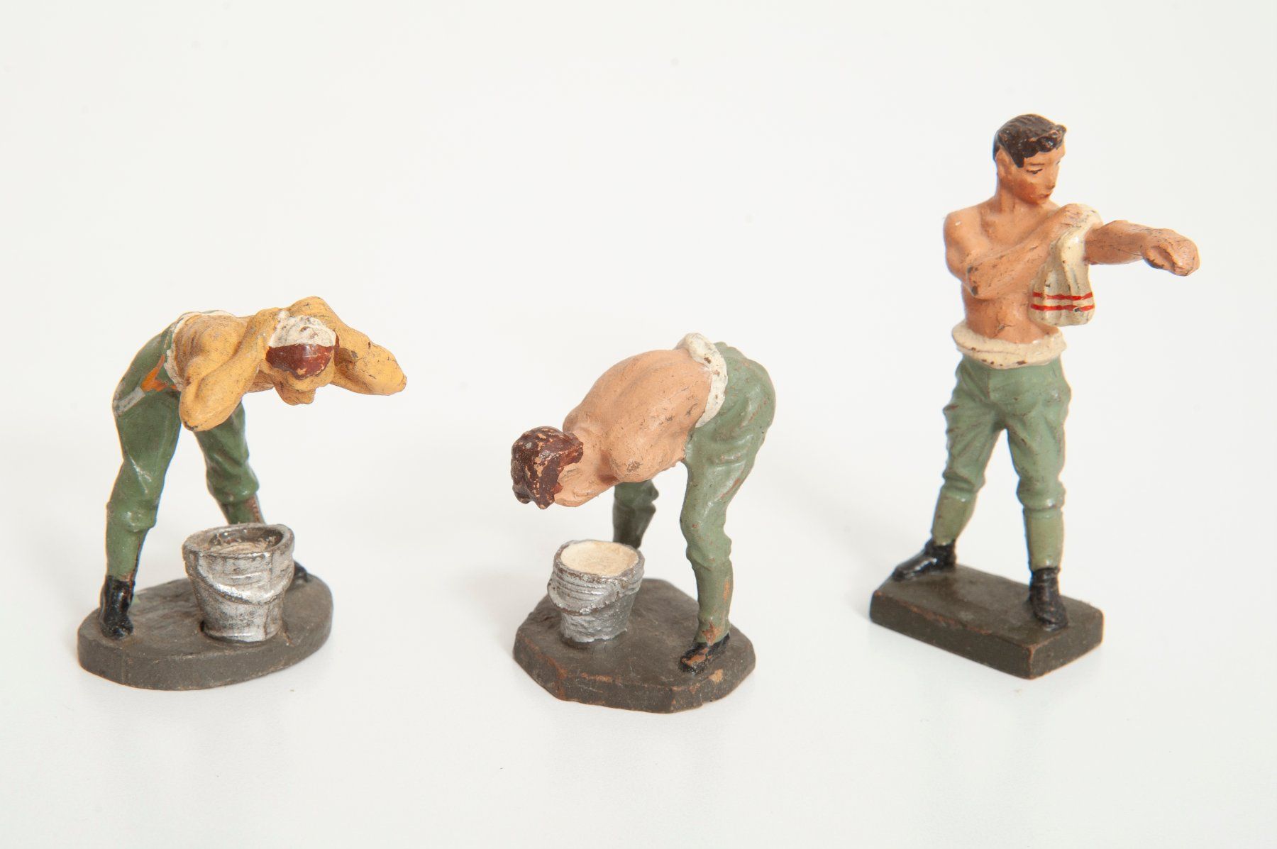 Spielzeuge: Elastolin Lot soldats toilette du corps – Gebraucht aus Lausanne von Phlox02