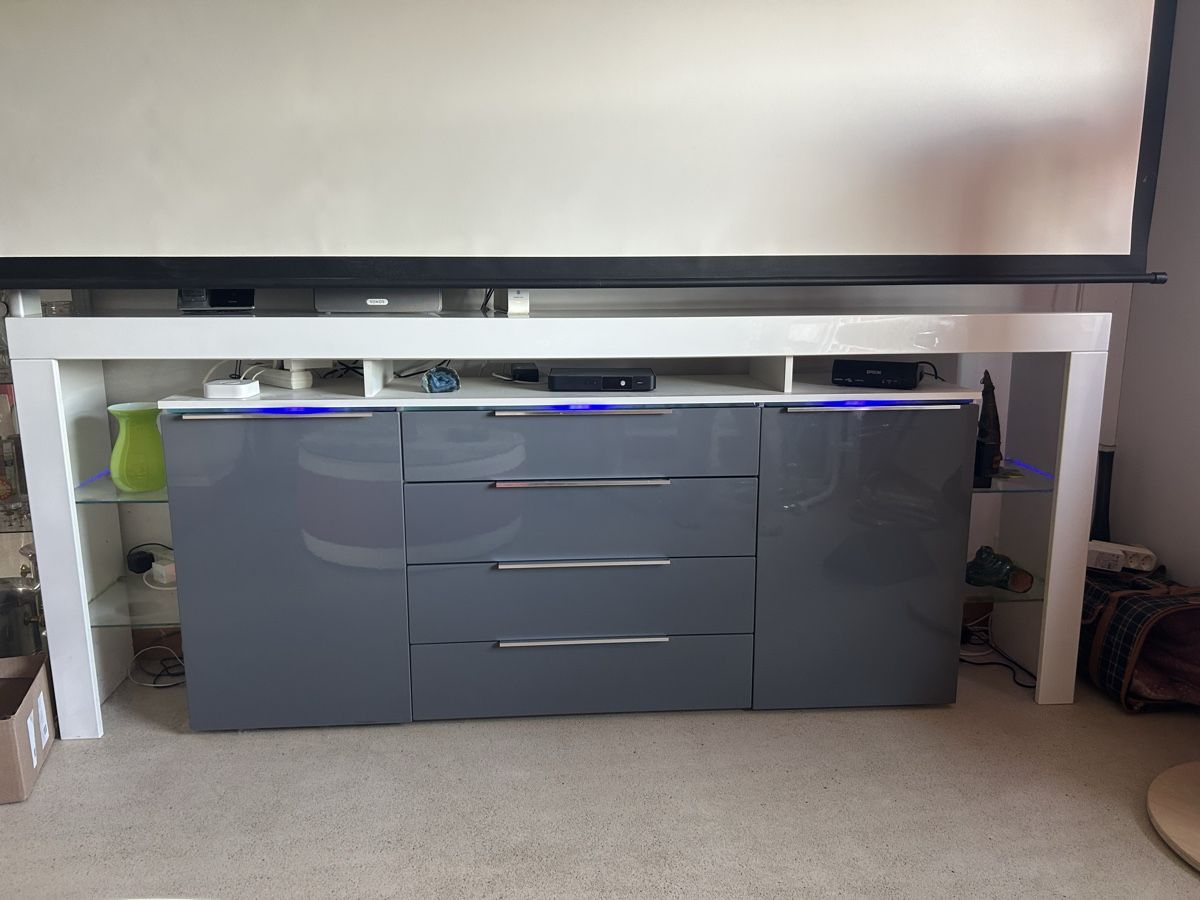 Mobili TV: Sideboard Grau – Usato da Wolfhausen venduto da eil_jc5j