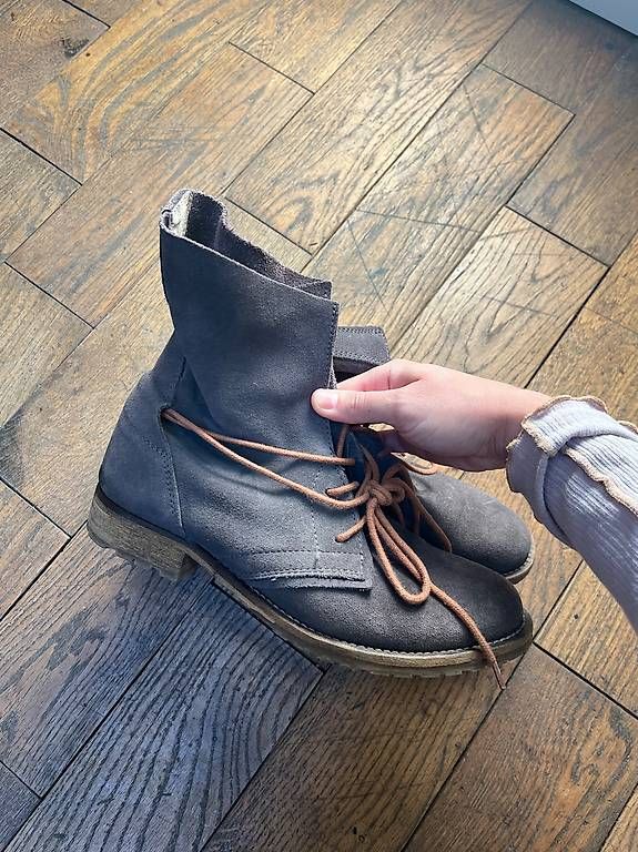 Damenschuhe: Oxmox Wildlederstiefel – Gebraucht aus Bad Ragaz von lea__d.
