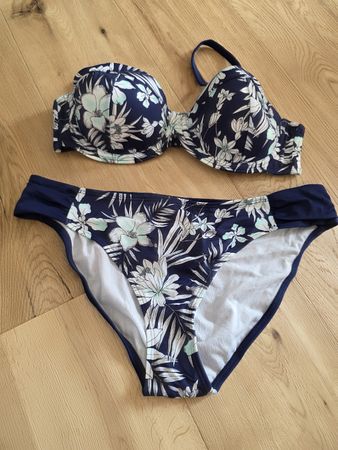 Sommer Bikini Set, Gr. 42/44, Blumenmuster, Top Zustand
