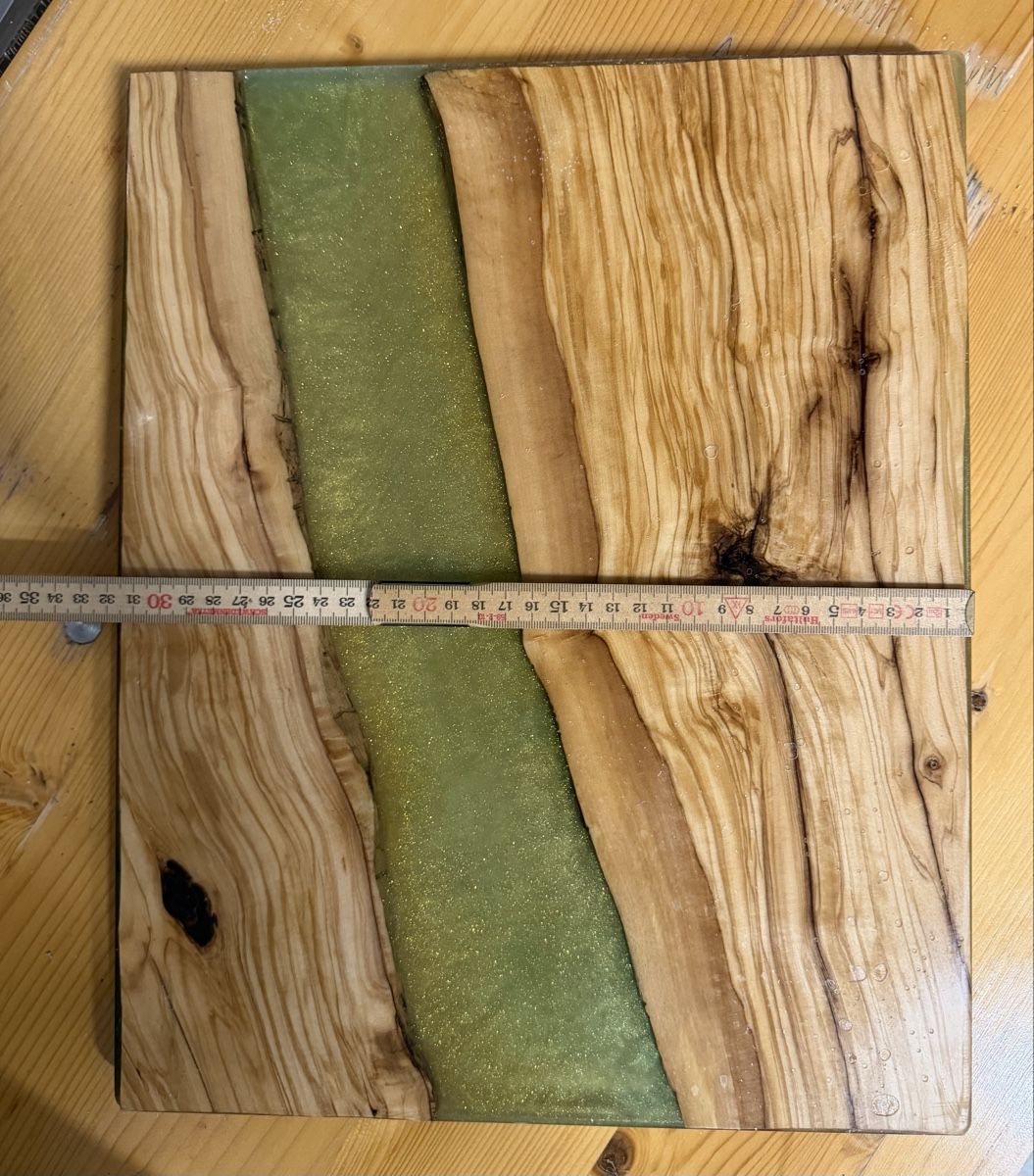 Toutes les décorations: Olivenholz Epoxid Harz Brett – Neuf (Voir description) à Ellikon a d Thur par hoc_mds8 2