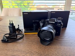 Fujifilm X-T5 + Fujifilm XF 18mm f/1.4 Lens + Extra Battery