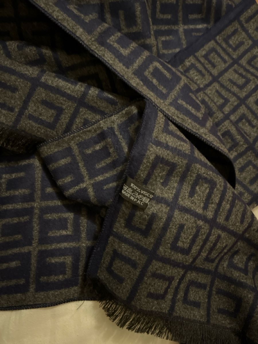 Sciarpe: Man scarf new never used – Nuovo (secondo la descrizione) da Dietlikon venduto da clf_g9mp 1