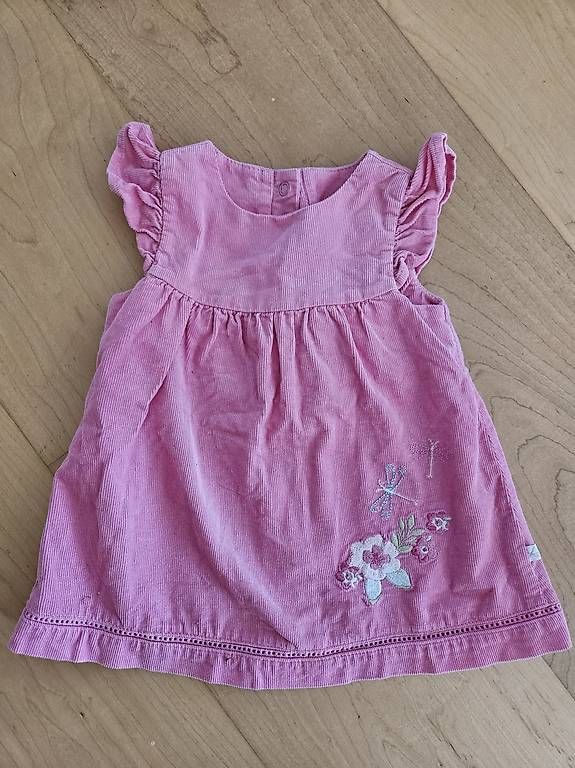 Vestiti & Gonne: Süsse Kleidchen 62/68 – Usato da Winterthur venduto da sim_g6ny 2