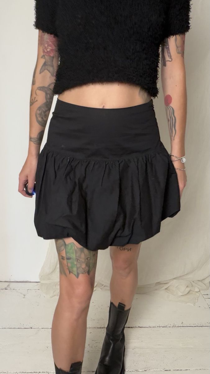 H&M Gonne: Black H&M balloon skirt – Usato da Knonau venduto da Grapesvintage 6