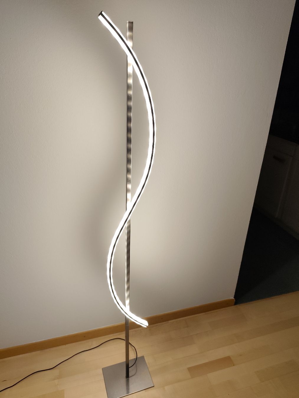 Livique Lampes: lampe de salon sur pied – D'occasion à Evilard par lor_9m8t