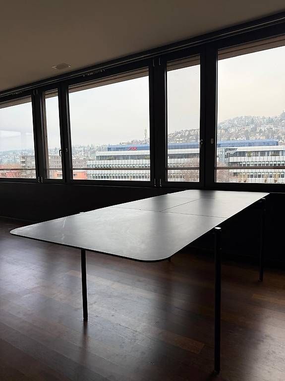 Tavoli: Esstisch  – Usato da Zürich venduto da PILYIN