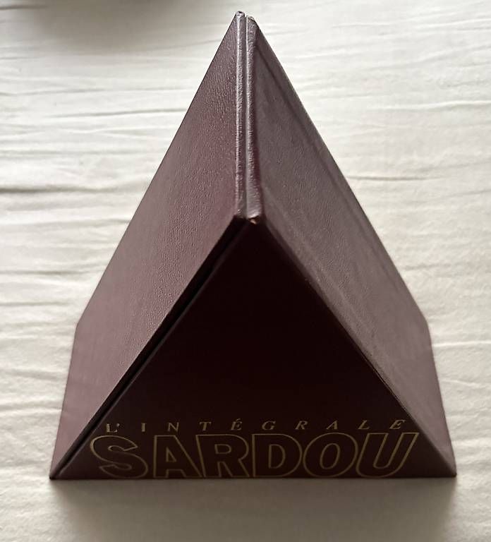 CD: Michel Sardou, Coffret Pyramide 1989: 11CD's + Booklet – Nuovo (secondo la descrizione) da Wallisellen venduto da pie_mf67 1