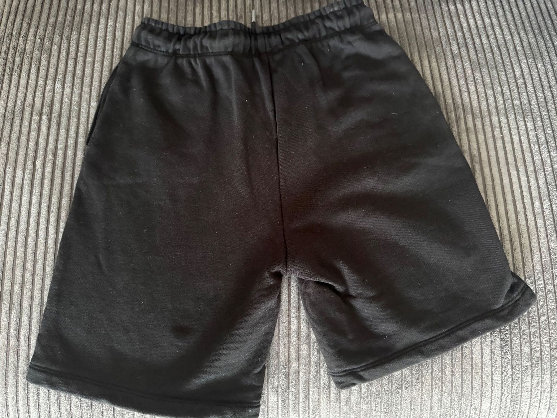 Calvin Klein Pantaloni: Short Calvin Klein Jeans, noir, taille 10 ans – Usato da Chatelaine venduto da lae_7h8n 1