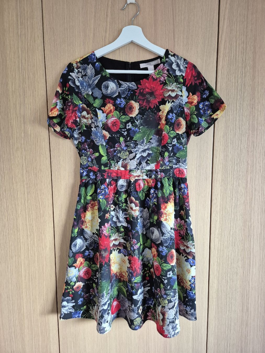 Vestiti: Traumhaftes Kleid mit Blumenmuster – Usato da Balzers venduto da BeScha88