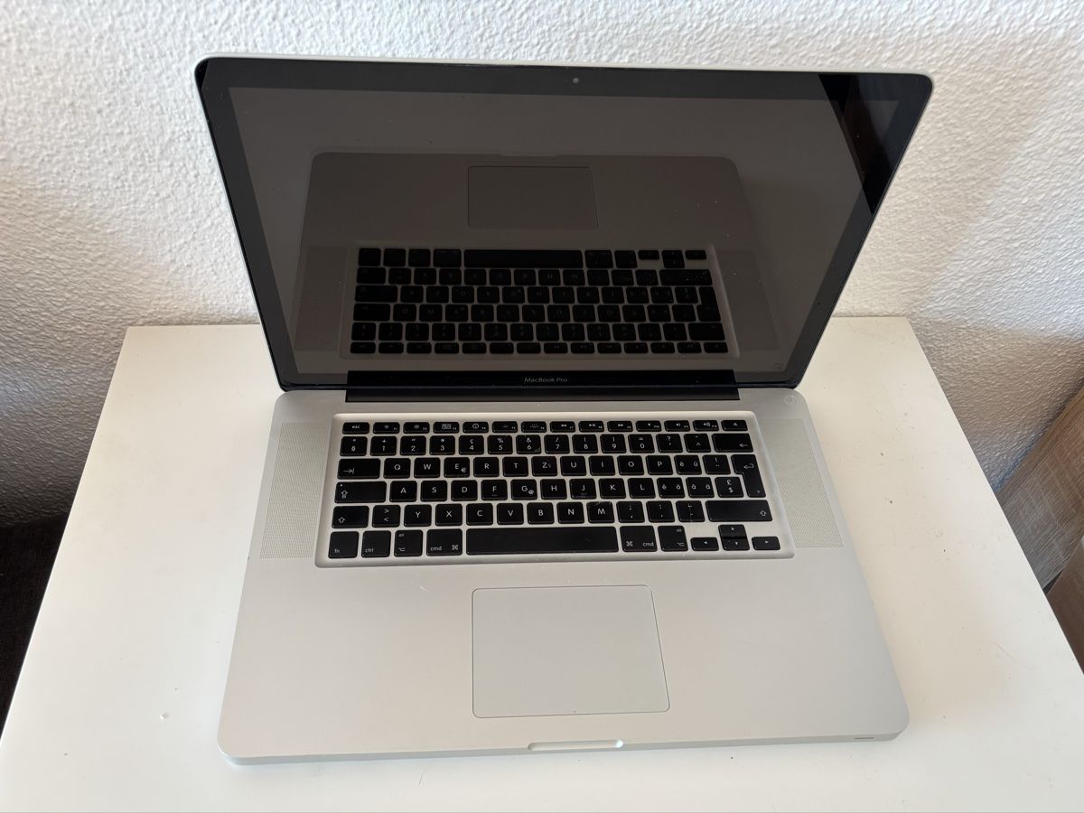 Apple Notebook: MacBook Pro 15" – Usato da Ittigen venduto da carpediempotato