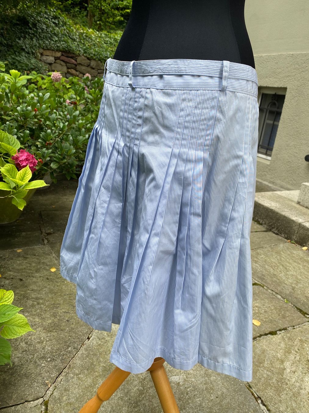 Bally Gonne: Bally Rock gestreift blau weiss Grösse 38 – Nuovo (secondo la descrizione) da Zürich venduto da JDB_Vintage 2