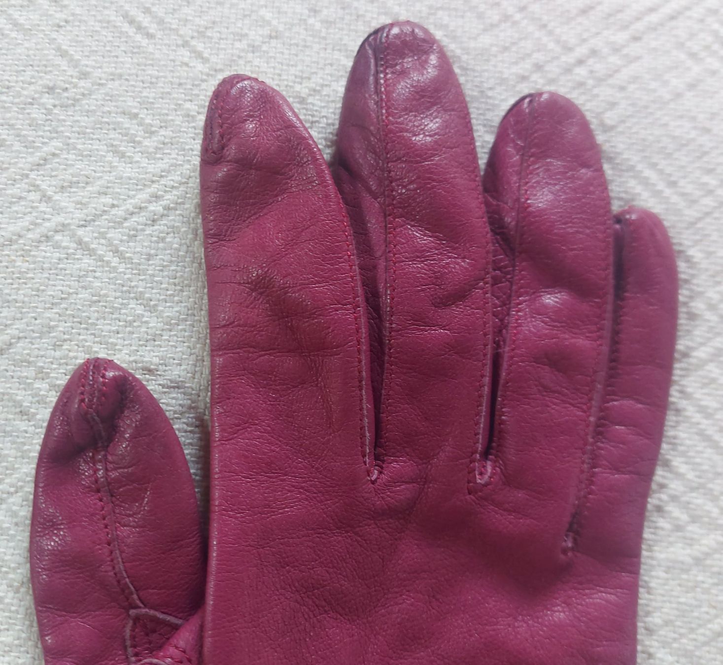 Guanti & manicotti: Elegante, dunkelviolette Damenhandschuhe – Usato da Winterthur venduto da ugahugah 4