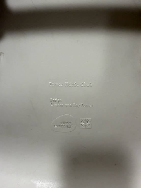 Vitra Sedie: Original Vitra Eames Plastic Side Chair RE DSS  mit Beschäd – Difettoso da Herisau venduto da anto9493 4