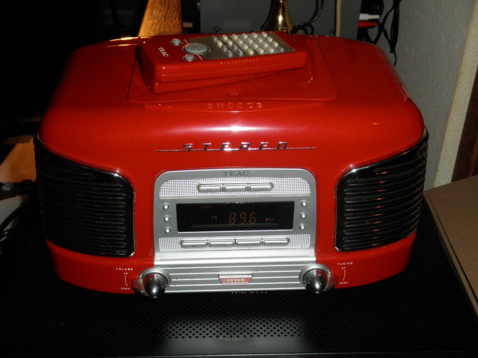 Teac Multimediaplayer & Streamer: Radio CD Player TEAC SL-D90 Rot Retro Design – Gebraucht aus Wittenbach von Nostalgie1965