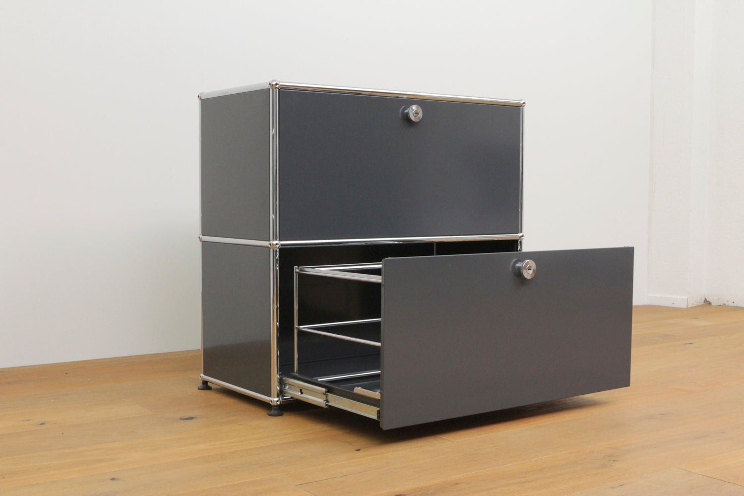 USM Scaffali: USM Haller Regal in Anthrazit #1032 – Usato da Affoltern am Albis venduto da ModulaireAG 3
