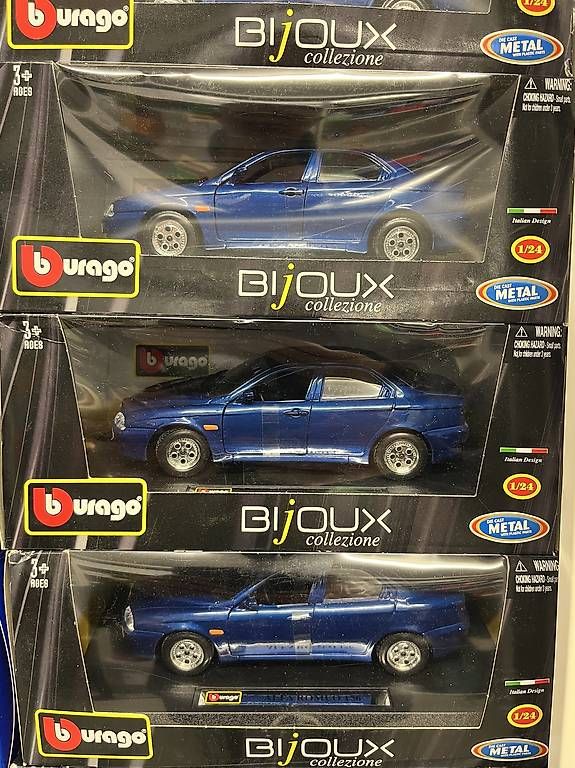 Bburago Modellini d'auto: Alfa Romeo 156 1:24 - 4 Stück – Usato da Wattwil venduto da Gpunto