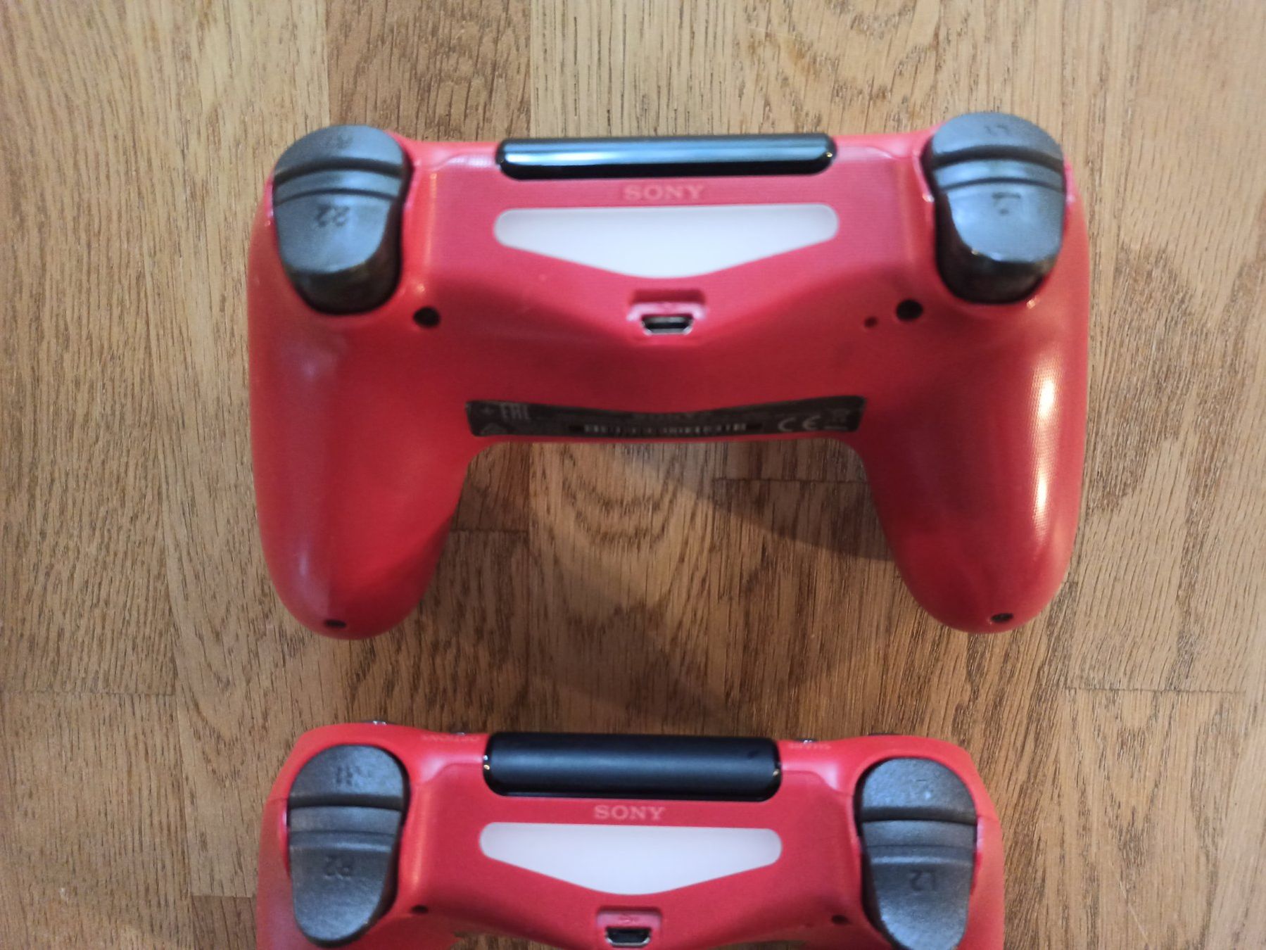 Controller: 2 x Original Controller Sony PS4 Wireless DualShock 4 V2 rot – Usato da Oberweningen venduto da mar_87mx 6