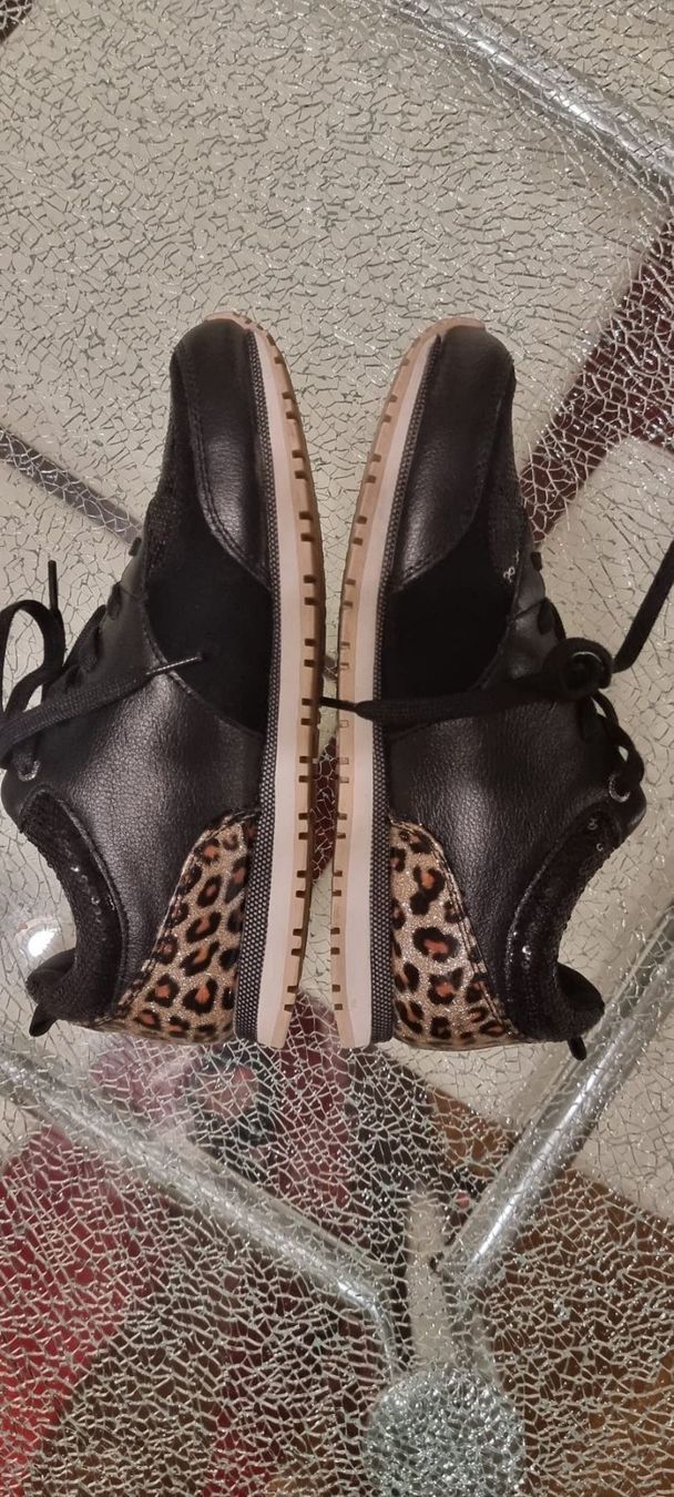 Guess Chaussures femmes: Guess Gr. 39 – D'occasion à Luzern par Edii025 9